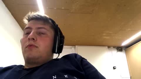 outflayd online show from October 2025 11:49:01 PM