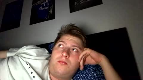 outflayd online show from December 2025 01:44:01 AM