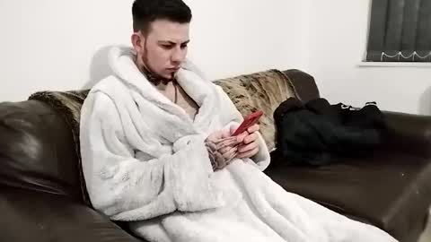 Owen kayz online show from March 2026 07:14:02 PM