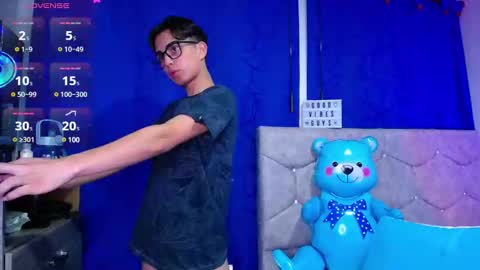 Snapshot of owenblue__ chatting on December 2024 06:04:01 AM Owen Independent model online show from December 2024 06:04:01 AM