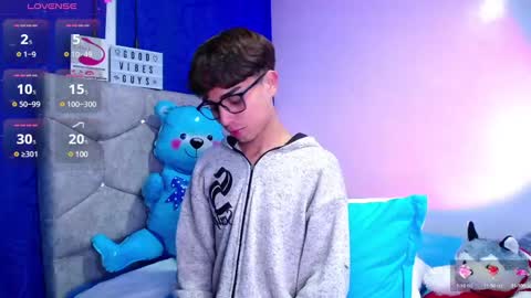 Snapshot of owenblue__ chatting on December 2024 06:32:01 AM Owen Independent model online show from December 2024 06:32:01 AM