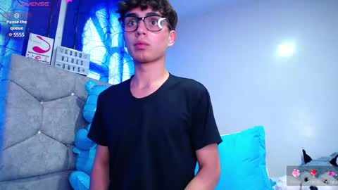 Snapshot of owenblue__ chatting on December 2024 01:33:01 PM Owen Independent model online show from December 2024 01:33:01 PM