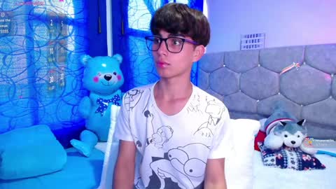 Snapshot of owenblue__ chatting on December 2024 09:45:01 PM Owen Independent model online show from December 2024 09:45:01 PM