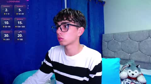 Snapshot of owenblue__ chatting on December 2024 10:55:02 PM Owen Independent model online show from December 2024 10:55:02 PM