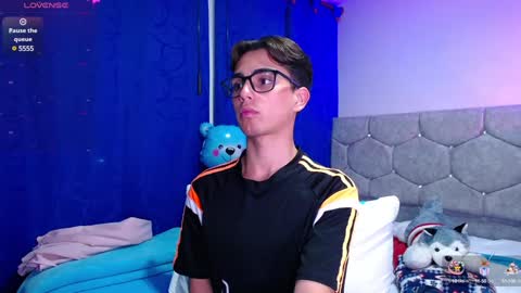 Snapshot of owenblue__ chatting on December 2024 05:57:02 AM Owen Independent model online show from December 2024 05:57:02 AM