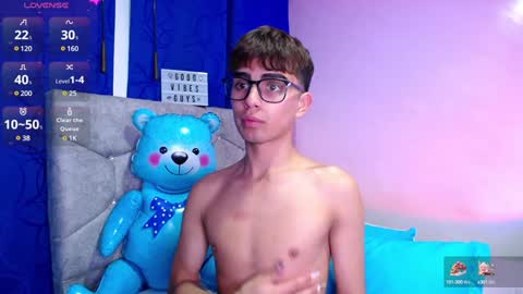 Snapshot of owenblue__ chatting on December 2024 05:22:02 AM Owen Independent model online show from December 2024 05:22:02 AM