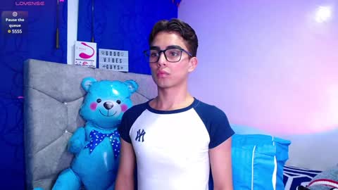 Snapshot of owenblue__ chatting on January 2025 06:16:01 AM Owen Independent model online show from January 2025 06:16:01 AM