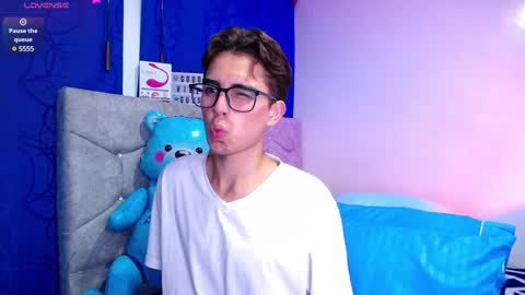 Snapshot of owenblue__ chatting on January 2025 06:54:01 AM Owen Independent model online show from January 2025 06:54:01 AM