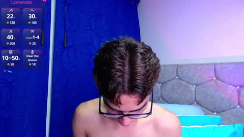 Snapshot of owenblue__ chatting on February 2025 07:26:01 AM Owen Independent model online show from February 2025 07:26:01 AM