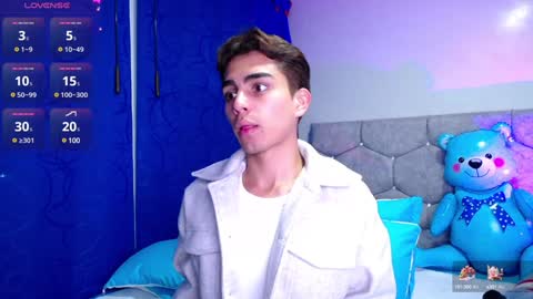 Snapshot of owenblue__ chatting on February 2025 04:26:02 AM Owen Independent model online show from February 2025 04:26:02 AM