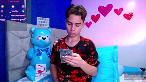 Snapshot of owenblue__ chatting on February 2025 05:24:02 AM Owen Independent model online show from February 2025 05:24:02 AM