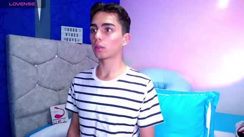 Snapshot of owenblue__ chatting on March 2025 06:05:02 AM Owen Independent model online show from March 2025 06:05:02 AM