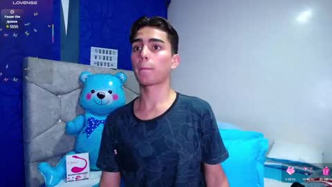 Snapshot of owenblue__ chatting on March 2025 06:04:02 AM Owen Independent model online show from March 2025 06:04:02 AM