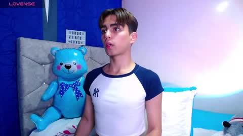 Snapshot of owenblue__ chatting on March 2025 01:10:02 PM Owen Independent model online show from March 2025 01:10:02 PM