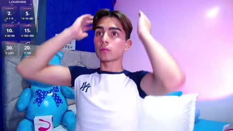 Snapshot of owenblue__ chatting on March 2025 04:14:02 PM Owen Independent model online show from March 2025 04:14:02 PM