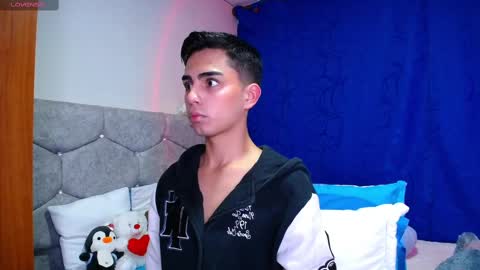 Snapshot of owenblue__ chatting on September 2025 09:14:02 PM Owen Independent model online show from September 2025 09:14:02 PM