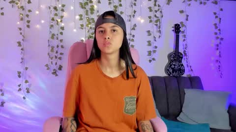 Snapshot of owenfoxx1 chatting on November 2025 03:33:02 PM Owen foxx online show from November 2025 03:33:02 PM