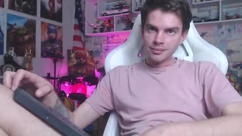 Snapshot of oxmikexo chatting on March 2025 04:40:02 PM Mike online show from March 2025 04:40:02 PM