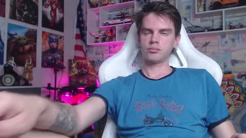 Snapshot of oxmikexo chatting on March 2025 01:40:02 PM Mike online show from March 2025 01:40:02 PM