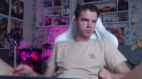 Snapshot of oxmikexo chatting on September 2025 10:04:02 AM Mike online show from September 2025 10:04:02 AM