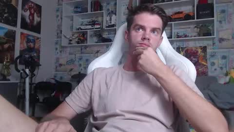 Snapshot of oxmikexo chatting on September 2025 12:16:02 PM Mike online show from September 2025 12:16:02 PM