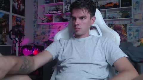 Snapshot of oxmikexo chatting on September 2025 11:09:01 AM Mike online show from September 2025 11:09:01 AM