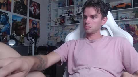 Snapshot of oxmikexo chatting on September 2025 11:25:01 AM Mike online show from September 2025 11:25:01 AM