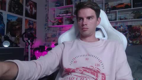 Snapshot of oxmikexo chatting on October 2025 12:11:01 PM Mike online show from October 2025 12:11:01 PM