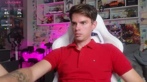 Snapshot of oxmikexo chatting on October 2025 12:14:02 PM Mike online show from October 2025 12:14:02 PM