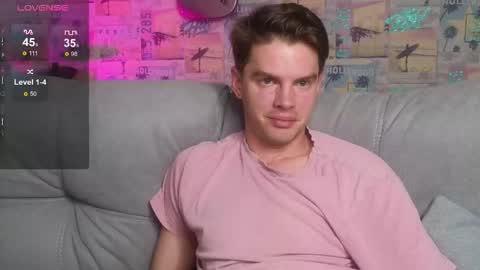 Snapshot of oxmikexo chatting on October 2025 04:14:02 PM Mike online show from October 2025 04:14:02 PM