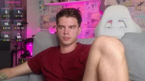 Snapshot of oxmikexo chatting on October 2025 12:06:01 PM Mike online show from October 2025 12:06:01 PM