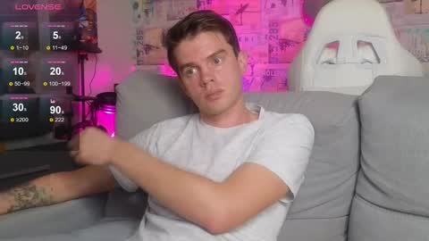 Snapshot of oxmikexo chatting on November 2025 02:27:01 PM Mike online show from November 2025 02:27:01 PM