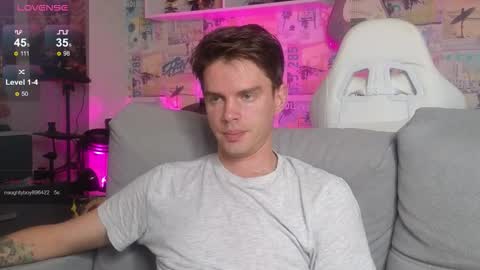 Snapshot of oxmikexo chatting on November 2025 12:23:02 PM Mike online show from November 2025 12:23:02 PM