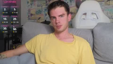 Snapshot of oxmikexo chatting on November 2025 12:22:01 PM Mike online show from November 2025 12:22:01 PM