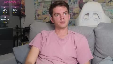 Snapshot of oxmikexo chatting on November 2025 11:42:01 AM Mike online show from November 2025 11:42:01 AM