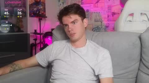 Snapshot of oxmikexo chatting on November 2025 01:14:02 PM Mike online show from November 2025 01:14:02 PM