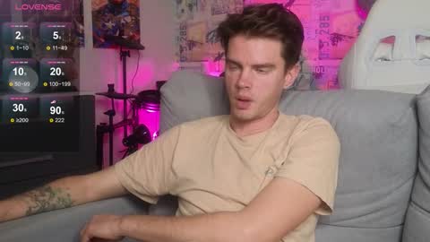 Snapshot of oxmikexo chatting on December 2025 03:07:02 PM Mike online show from December 2025 03:07:02 PM