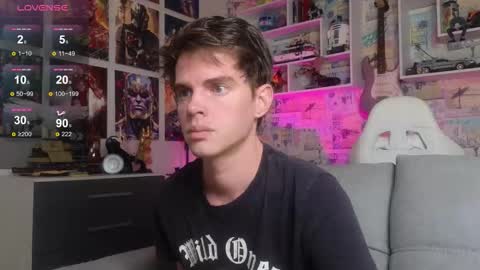 Snapshot of oxmikexo chatting on December 2025 12:32:01 PM Mike online show from December 2025 12:32:01 PM