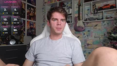 Snapshot of oxmikexo chatting on December 2025 12:22:01 PM Mike online show from December 2025 12:22:01 PM