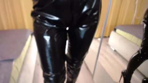 Snapshot of oxyser3nity chatting on December 2025 12:47:02 PM oxyser3nity online show from December 2025 12:47:02 PM