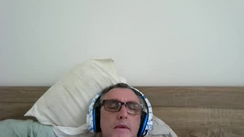 Brian online show from October 2025 02:08:01 AM