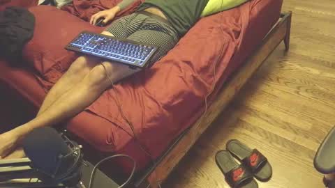 Snapshot of p_m_w_4l chatting on November 2025 11:43:02 PM Jay M online show from November 2025 11:43:02 PM