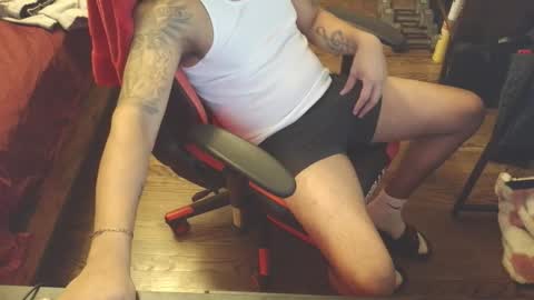 Snapshot of p_m_w_4l chatting on December 2025 07:01:02 AM Jay M online show from December 2025 07:01:02 AM