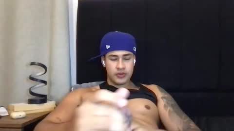 Javi    online show from June 2026 12:58:02 AM