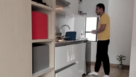 Snapshot of pablo_rincon95 chatting on December 2024 12:27:01 PM pablo rincon95 online show from December 2024 12:27:01 PM