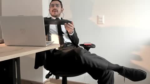 Snapshot of pablo_rincon95 chatting on December 2024 04:52:01 PM pablo rincon95 online show from December 2024 04:52:01 PM