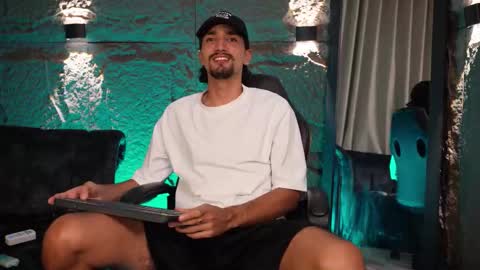 Snapshot of pablo_russoo chatting on February 2026 12:40:02 AM pablo online show from February 2026 12:40:02 AM