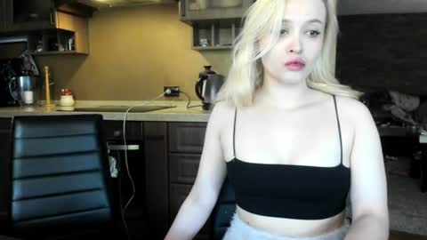 Snapshot of palmer_haze chatting on July 2026 07:47:01 AM palmer_haze online show from July 2026 07:47:01 AM
