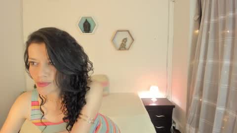 Paloma  online show from November 2025 09:43:02 PM