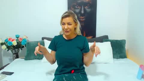 Snapshot of pamela_issy chatting on January 2025 10:10:02 AM PAMEL ISSY online show from January 2025 10:10:02 AM